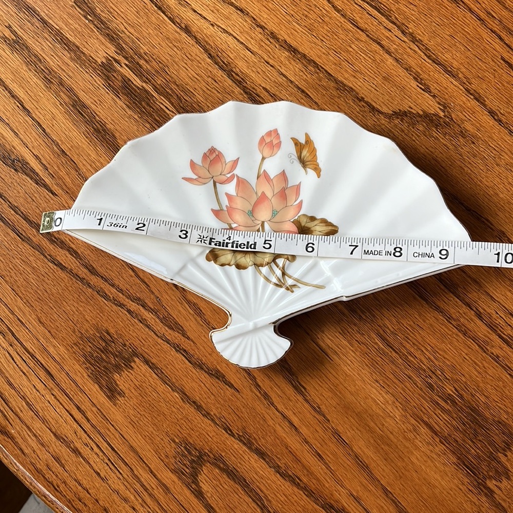 Vintage Japanese Ceramic Tray White with Floral Pattern and Butterfly - Picture 6 of 8